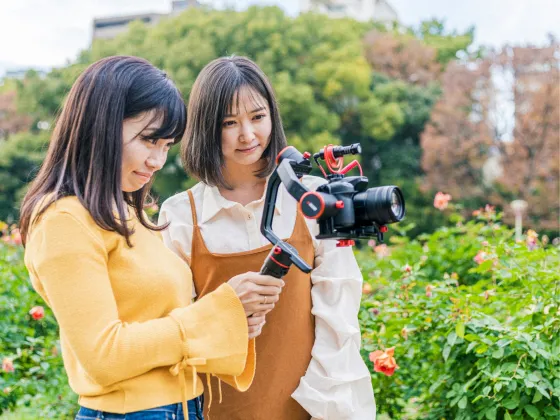 副業／フリーランス特化の動画制作スクールを掲げるムークリ様。まずは特徴を教えていただけますか？
